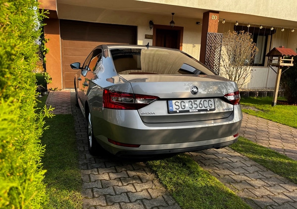 Skoda Superb cena 63000 przebieg: 242000, rok produkcji 2015 z Włoszczowa małe 154